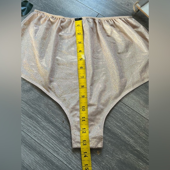 Daisydaydreamz Gold Holographic Iridescent Brazilian Rave Festival ShortS Sz XL - Picture 7 of 7